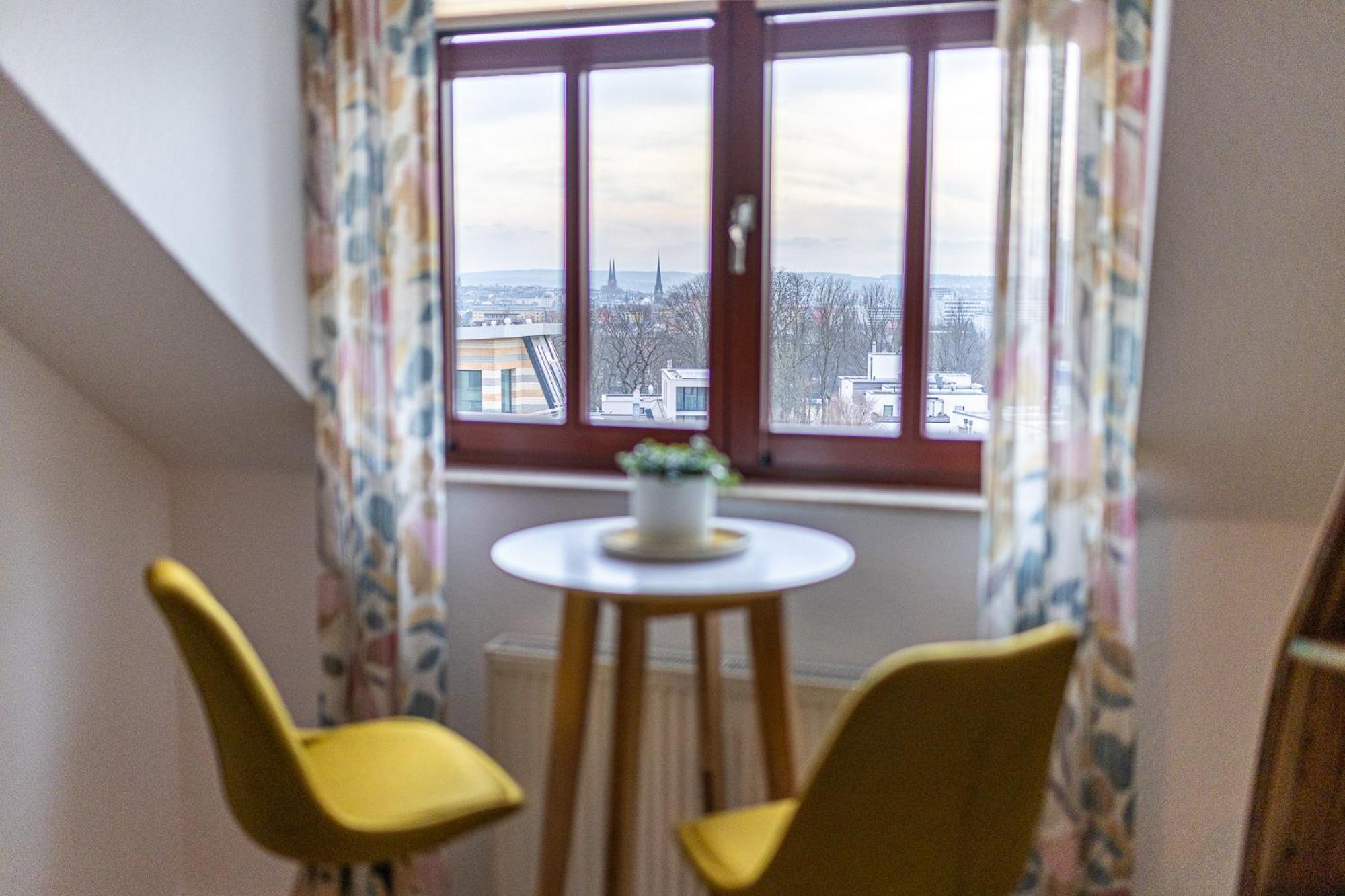 Schlossberg-Domizil Mit Weitblick - Arbeitsplatz, Balkon, Netflix, Badewanne & Yogamatte Хемниц Экстерьер фото