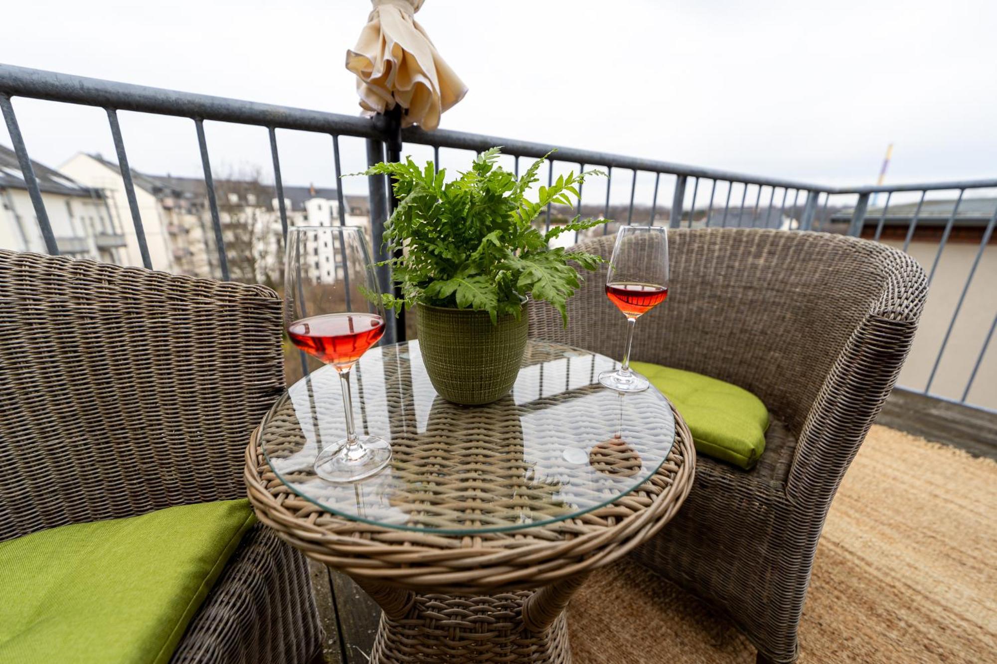 Schlossberg-Domizil Mit Weitblick - Arbeitsplatz, Balkon, Netflix, Badewanne & Yogamatte Хемниц Экстерьер фото